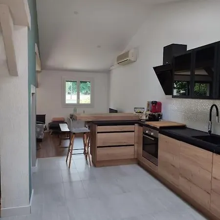 Belle Maison Renovee Avec Piscine فندق *
